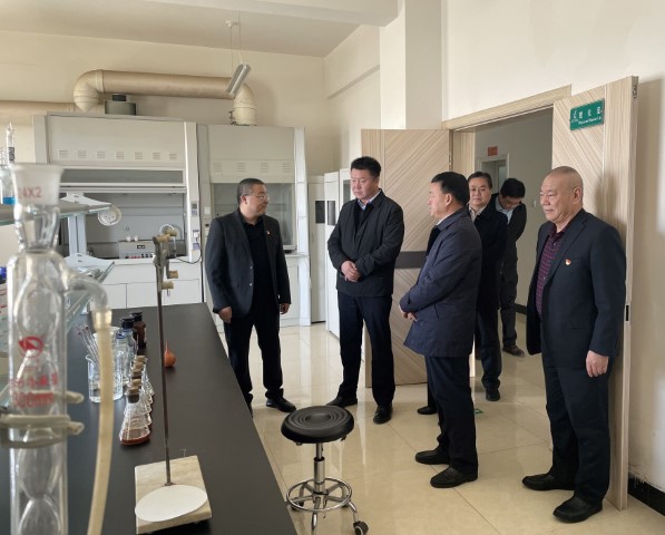 酒泉市政府黨組成員、副市長哈里別克來敦煌種業(yè)調(diào)研指導(dǎo)工作